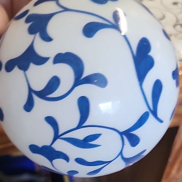 2018 Robert Stanley Ornament - Picture 8 of 9